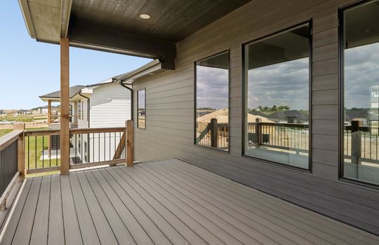 49-web-or-mls-8785 - 5502 N 213th St_049