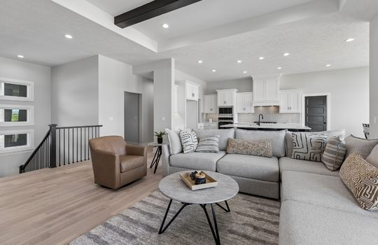 5-web-or-mls-8785 - 5502 N 213th St_005