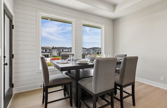 10-web-or-mls-6517 S 214th St_010