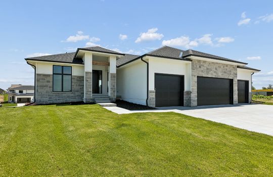 2-web-or-mls-6517 S 214th St_002