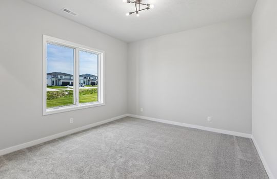 24-web-or-mls-6517 S 214th St_024