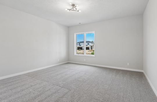 26-web-or-mls-6517 S 214th St_026