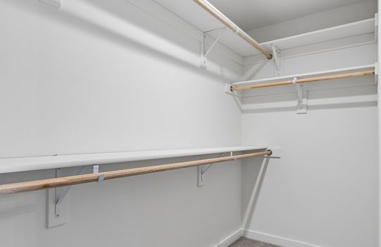 28-web-or-mls-6517 S 214th St_028