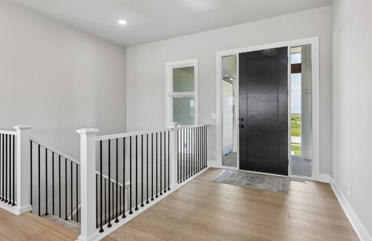 3-web-or-mls-6517 S 214th St_003