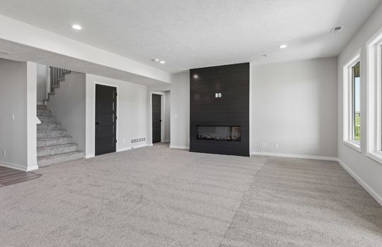 35-web-or-mls-6517 S 214th St_035
