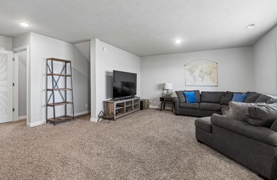 38-web-or-mls-9057 - 19868 K St_038