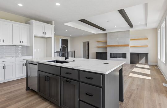 11-web-or-mls-9838 - 5701 N 195th St_011