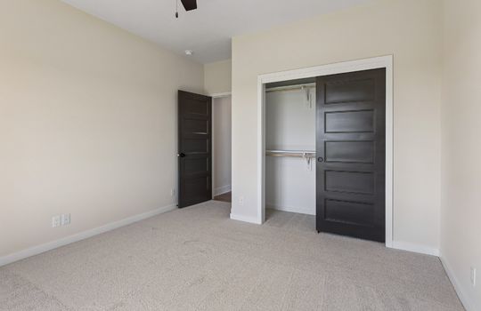 14-web-or-mls-9838 - 5701 N 195th St_014