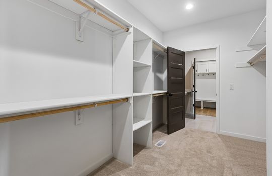 20-web-or-mls-9838 - 5701 N 195th St_020