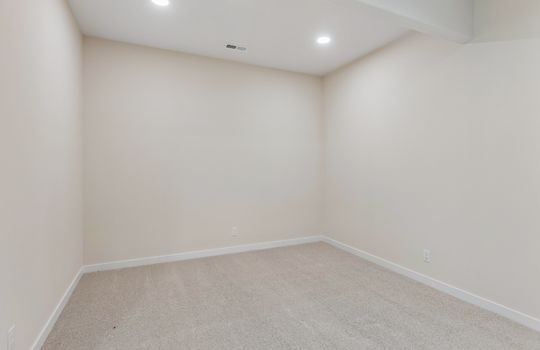 31-web-or-mls-9838 - 5701 N 195th St_030