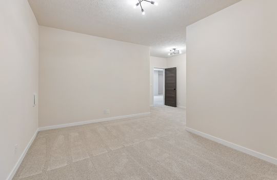 35-web-or-mls-9838 - 5701 N 195th St_034