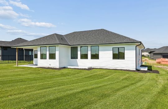 36-web-or-mls-9838 - 5701 N 195th St_036