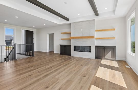 6-web-or-mls-9838 - 5701 N 195th St_006