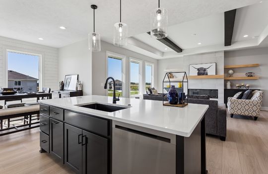 10-web-or-mls-11714 S 124th Ave_010