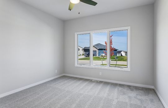 16-web-or-mls-11714 S 124th Ave_016