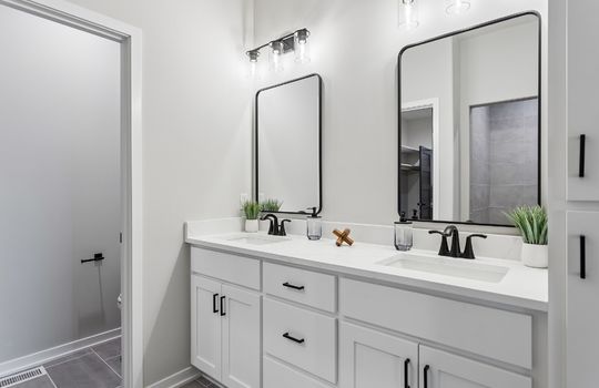 19-web-or-mls-11714 S 124th Ave_019