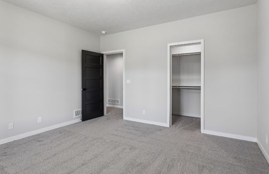 26-web-or-mls-11714 S 124th Ave_026