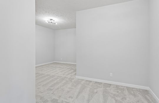 28-web-or-mls-11714 S 124th Ave_028