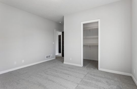 33-web-or-mls-11714 S 124th Ave_033