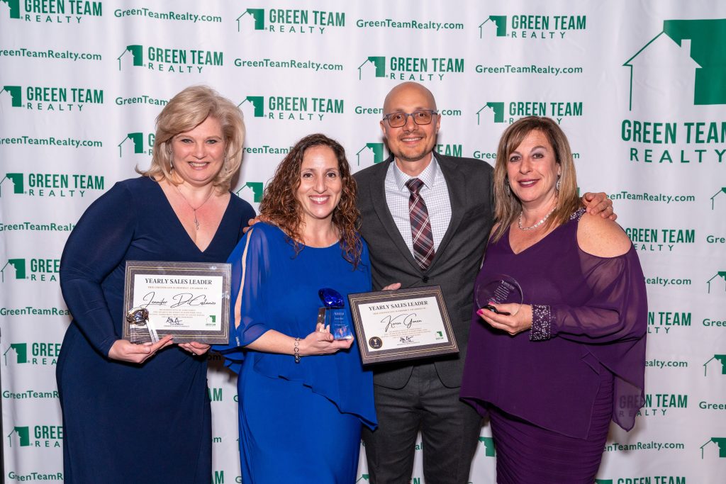 Top 3 Producers of Green Team Realty at 2021 Awards Ceremony