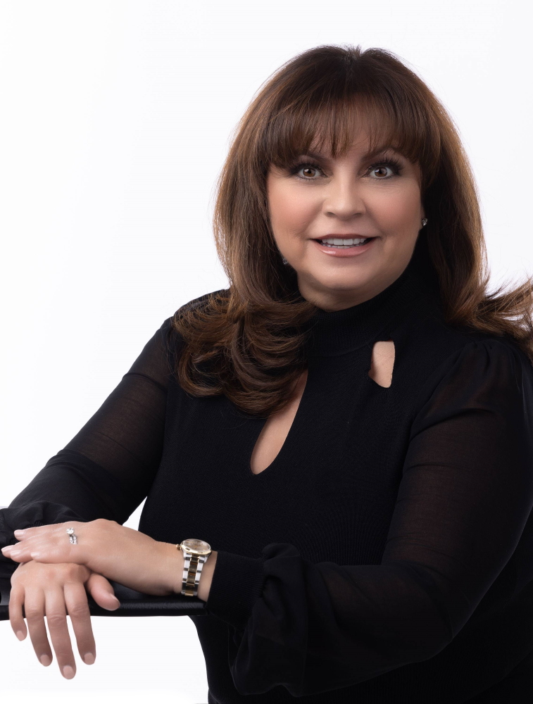 Sophia-About-Me-Headshot-1