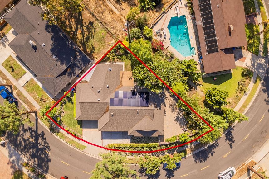 15924 Del Prado HH-101