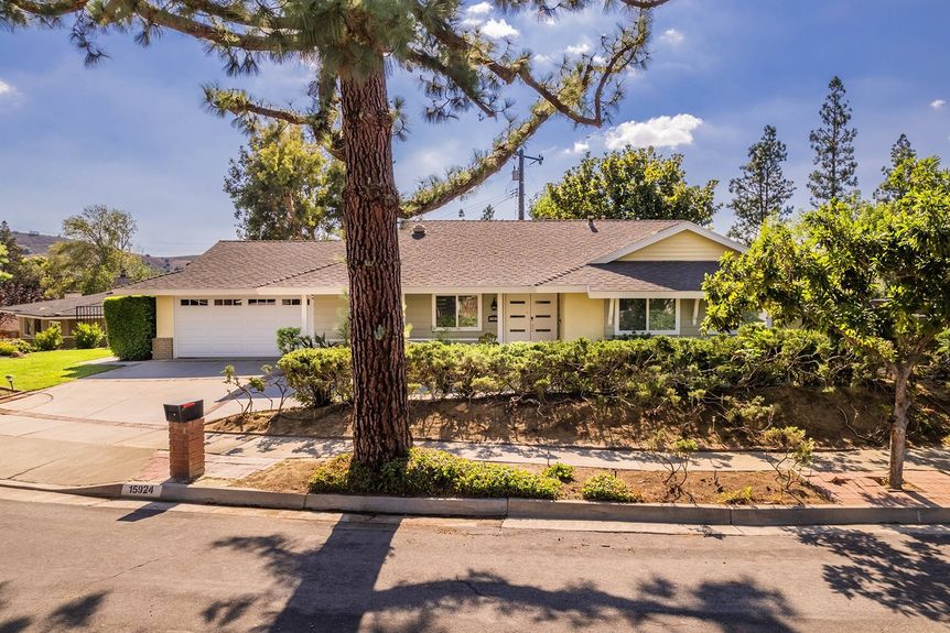 15924 Del Prado HH-105