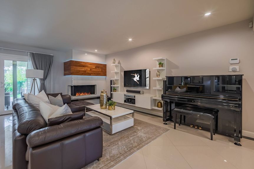 15924 Del Prado HH-405