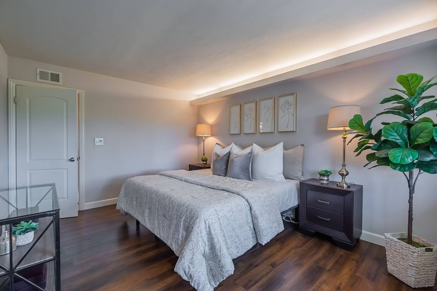 15924 Del Prado HH-428