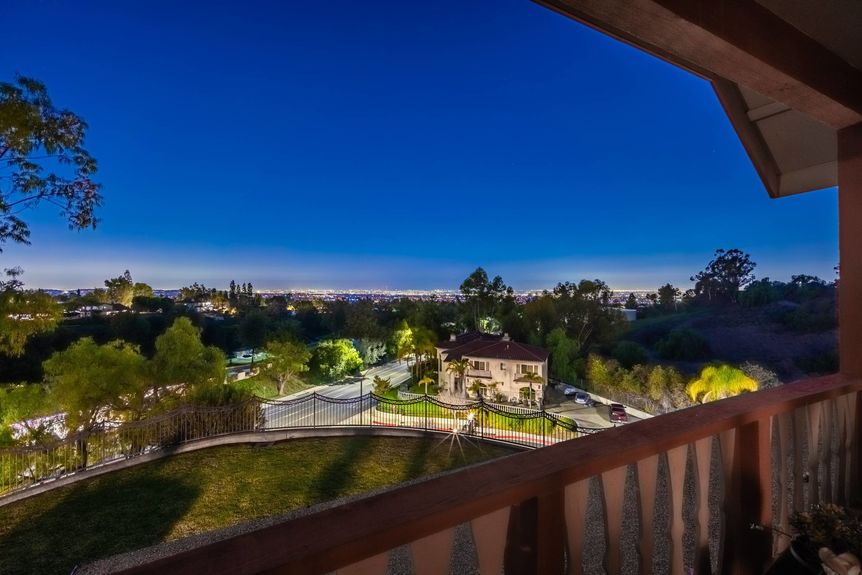 Aurora Crest Night-901