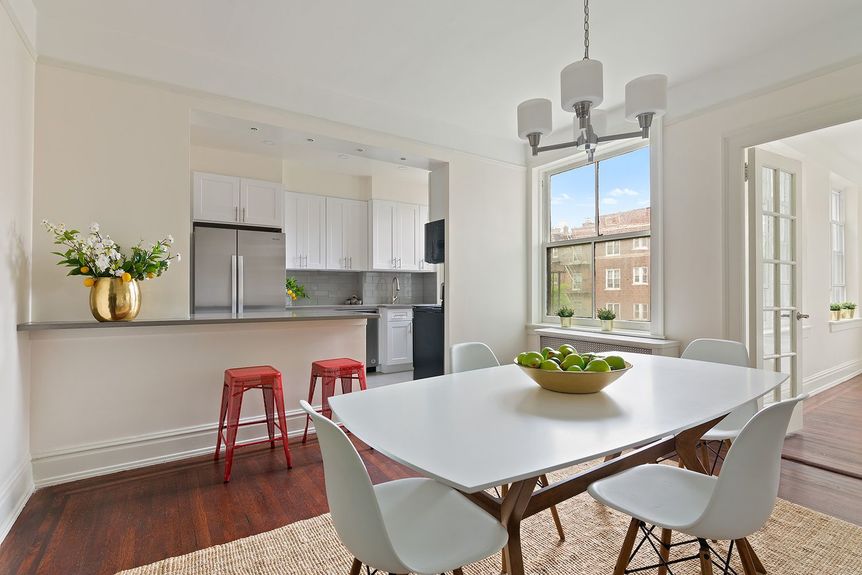 Dining area with dining set