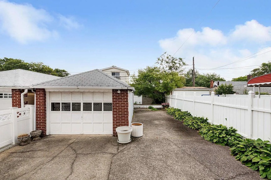 Attached garage view from outside