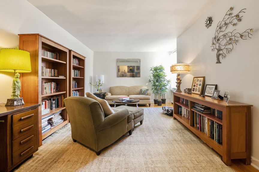 Living room with book shelfs