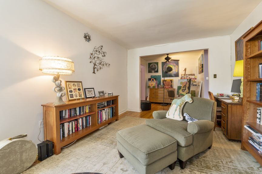 Living room with book shelfs