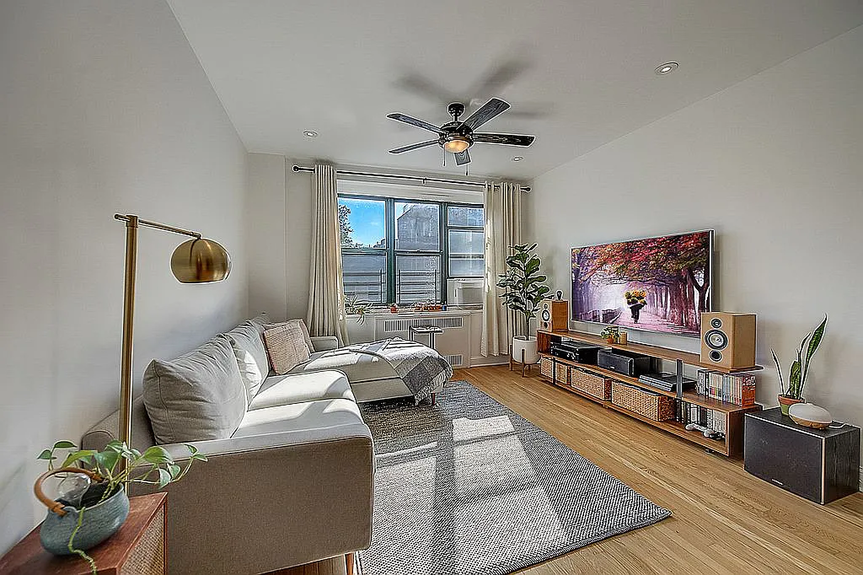 Living room with fandelier