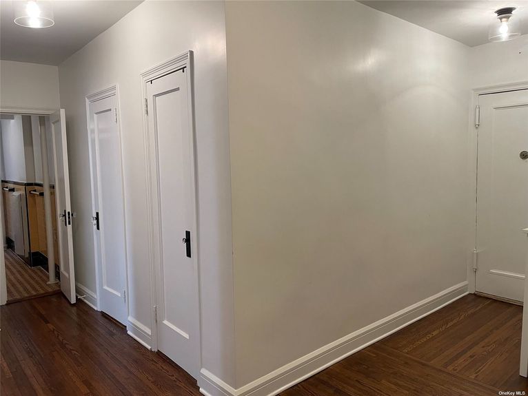 2 rooms and 1 bathroom