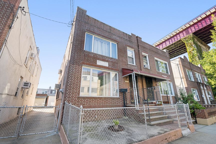 Front of the house at 22-31 Crescent Street