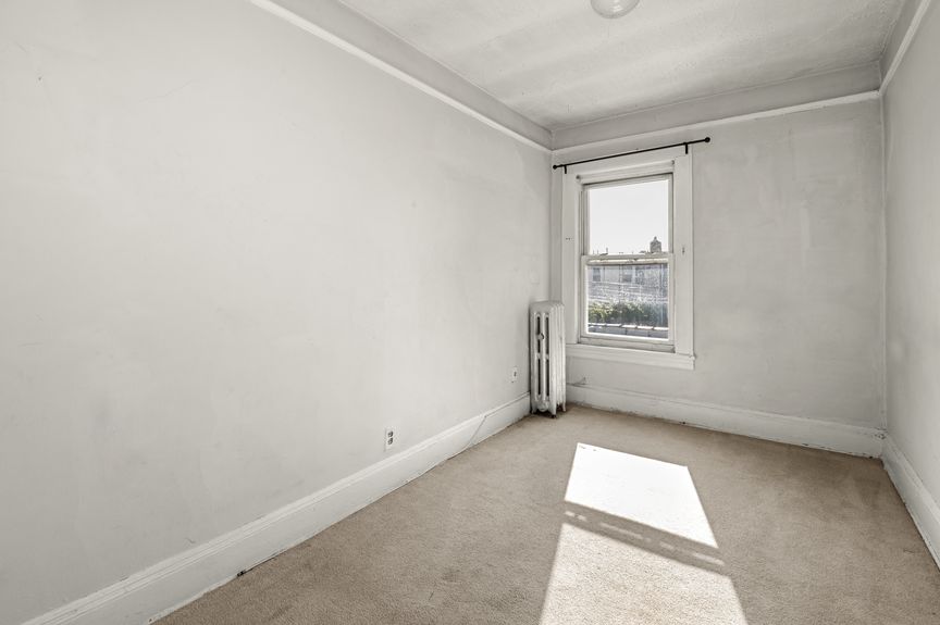 Second empty bedroom on the second floor