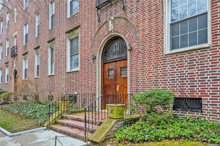 Front door of Linden Court