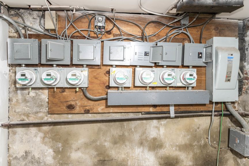 Electrical photo of 32-10 35th St, 1F