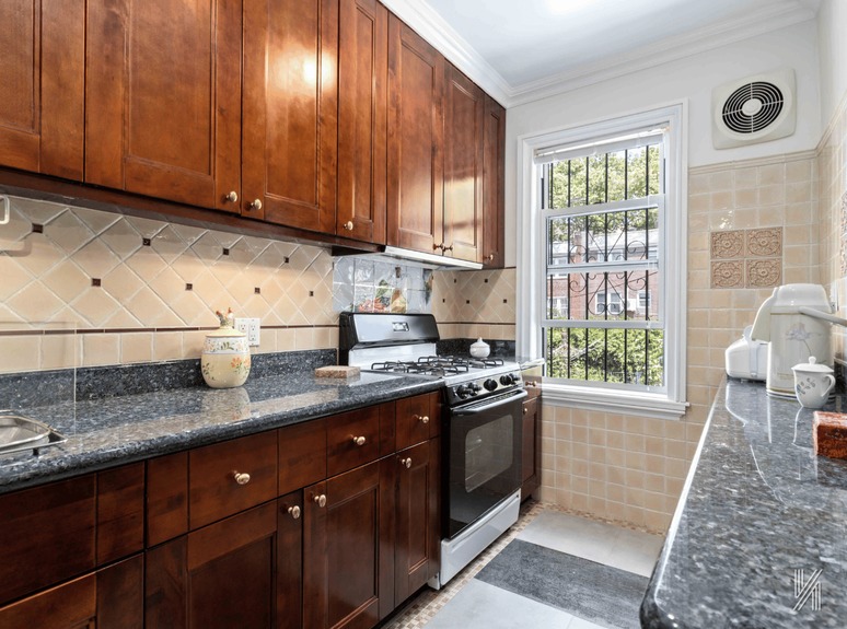Kitchen photo of 34-29 72nd Street in Jackson Heights