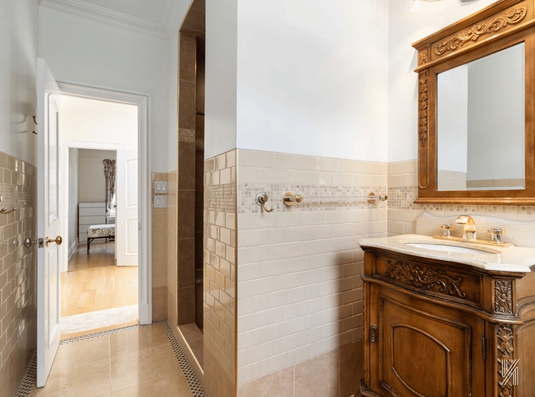 Bathroom photo of 34-29 72nd Street in Jackson Heights