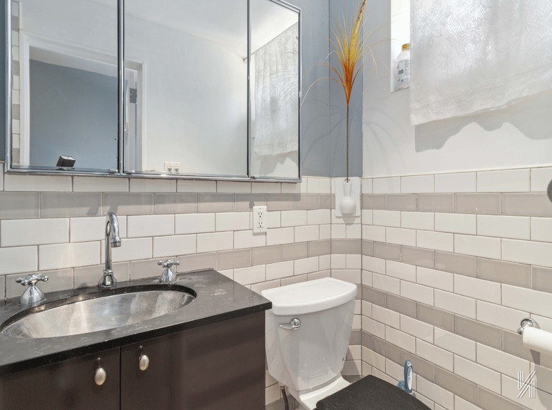Bathroom photo of 34-29 72nd Street in Jackson Heights