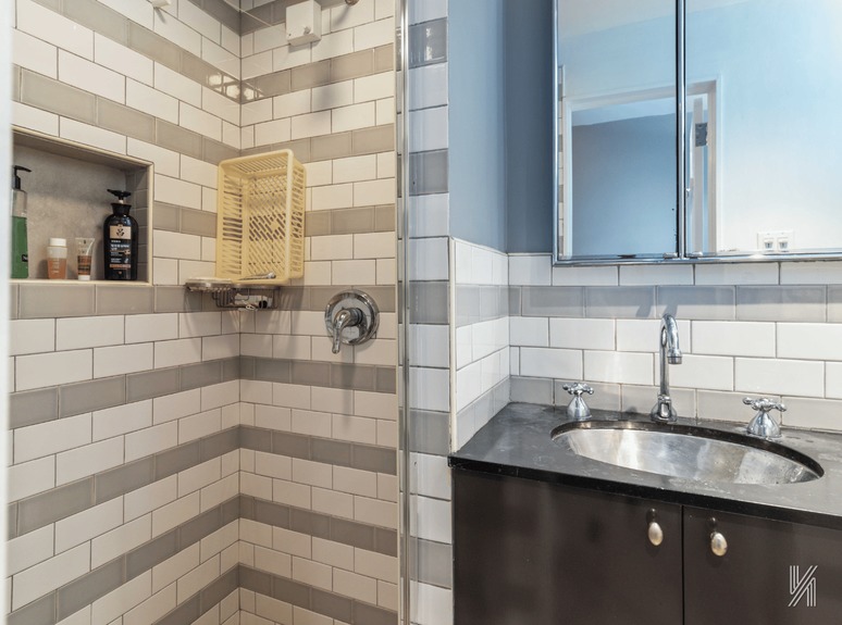 Bathroom photo of 34-29 72nd Street in Jackson Heights