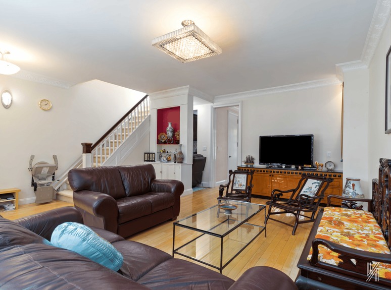 Living room photo of 34-29 72nd Street in Jackson Heights