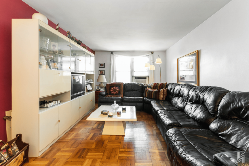 Living room photo of 33-04 93rd St, 1S in Jackson Heights