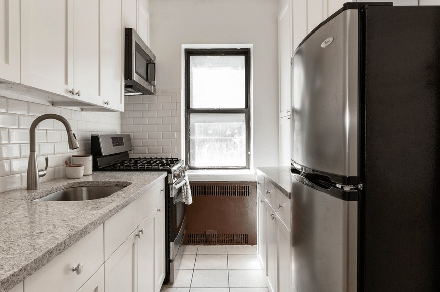 one-bedroom-coop-apartment-jackson-heights-queens-nyc (3)