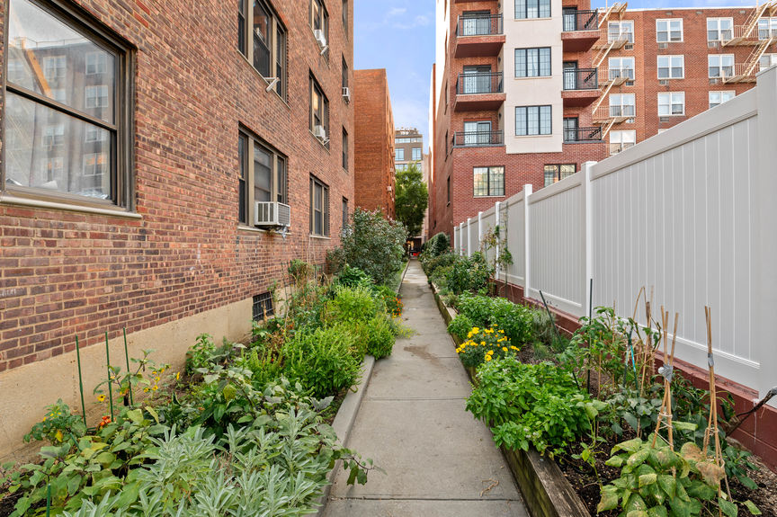 2540 31st Ave 6M-1005
