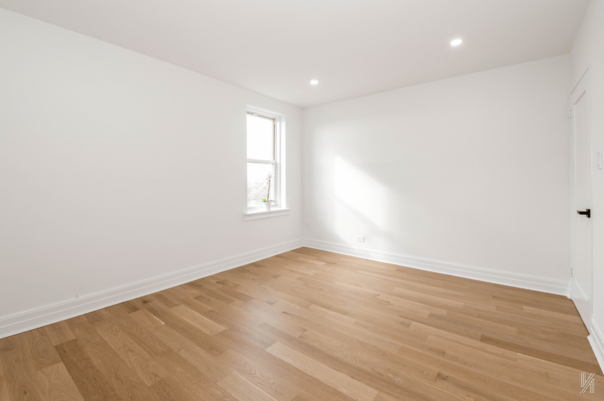 39-35 51st St, 6F (5)