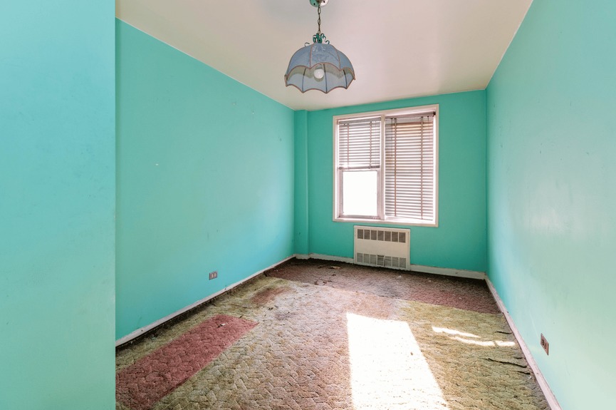 jackson-heights-queens-nyc-just-listed-two-bedrooms (1)